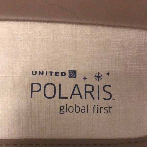 United Airlines Polaris Global First Amenity Kit Travel Case Bag Sleep Relax - Picture 2 of 8